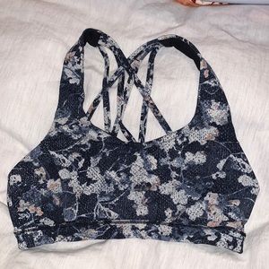 Lululemon free to be serene sports bra size 6